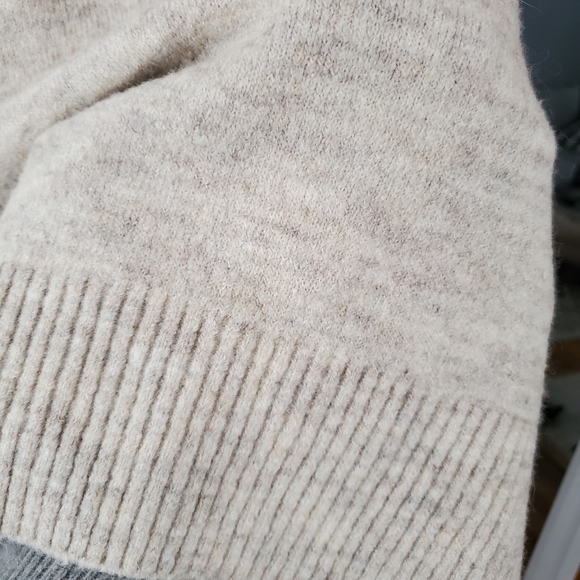 H&M off the shoulder knit sweater wool blend beige oatmeal balloon sleeve large - Picture 7 of 7
